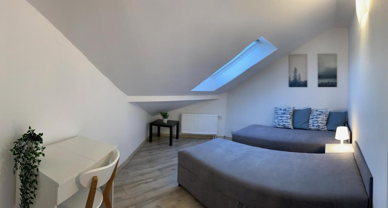 Apartament Pod Gwiazdami Lägenhet Ostrów Wielkopolski Exteriör bild
