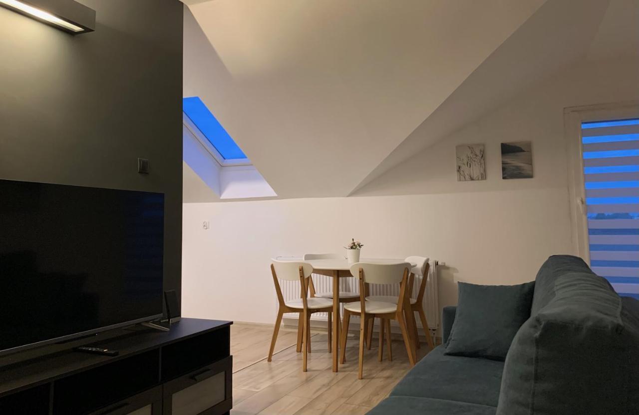 Apartament Pod Gwiazdami Lägenhet Ostrów Wielkopolski Exteriör bild