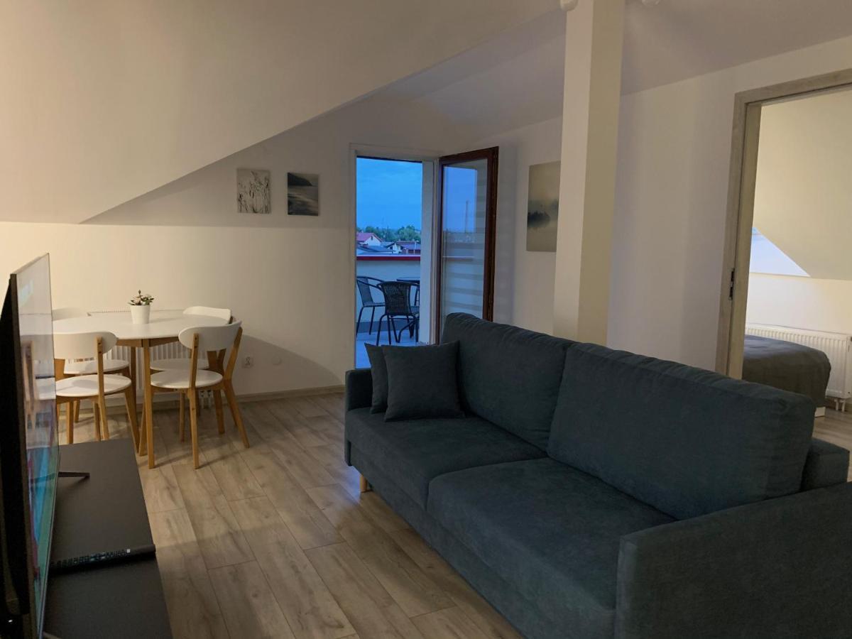 Apartament Pod Gwiazdami Lägenhet Ostrów Wielkopolski Exteriör bild