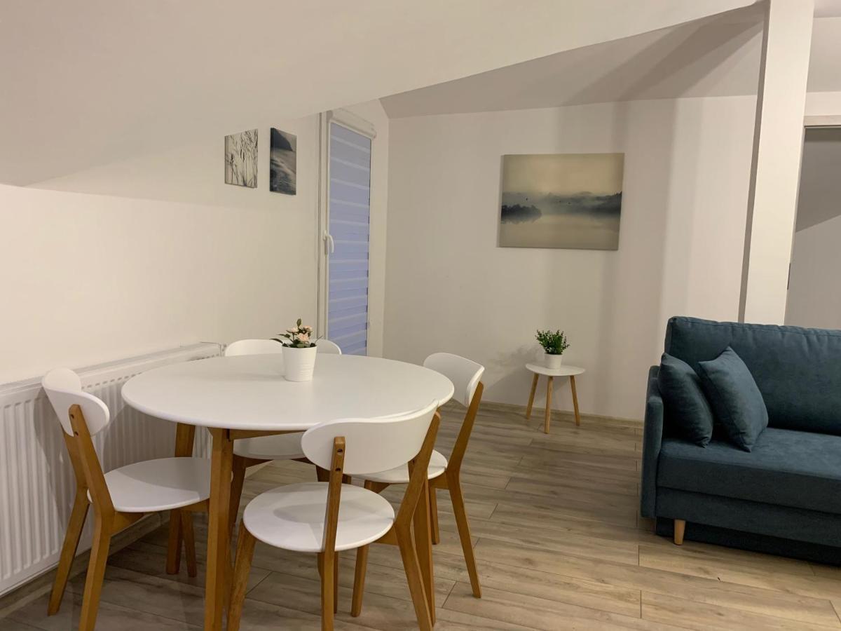 Apartament Pod Gwiazdami Lägenhet Ostrów Wielkopolski Exteriör bild