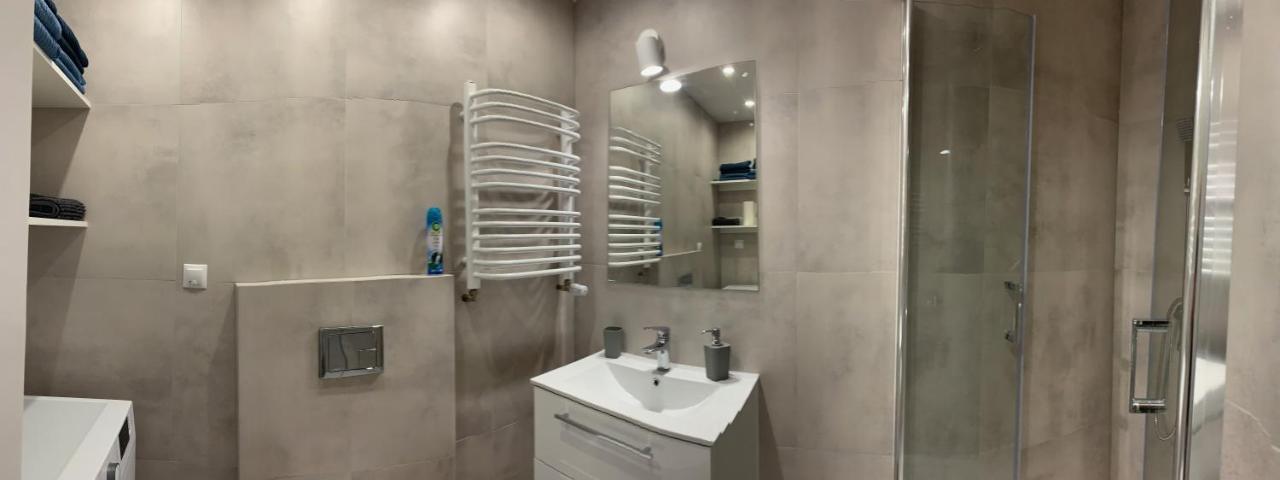 Apartament Pod Gwiazdami Lägenhet Ostrów Wielkopolski Exteriör bild