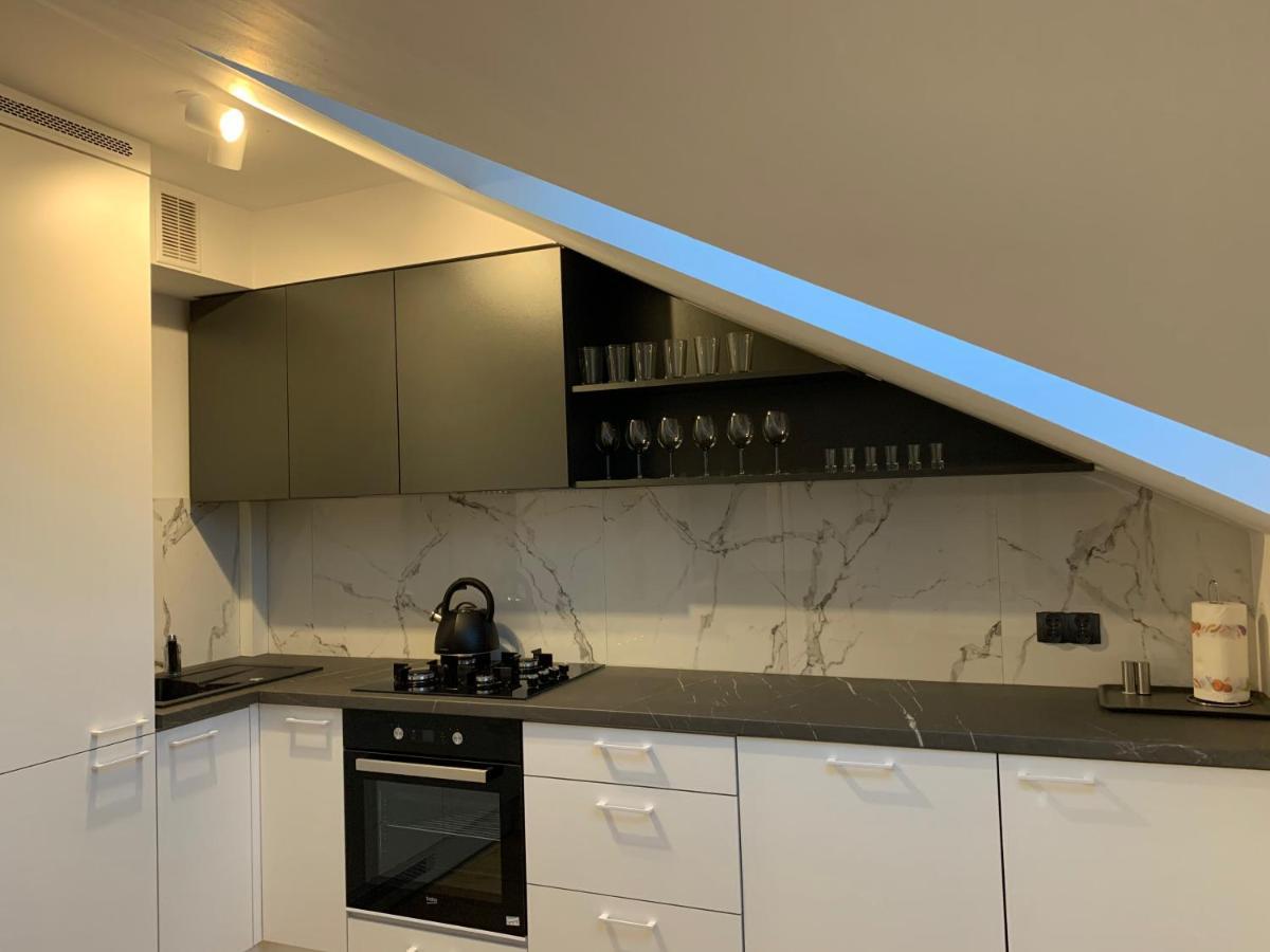 Apartament Pod Gwiazdami Lägenhet Ostrów Wielkopolski Exteriör bild