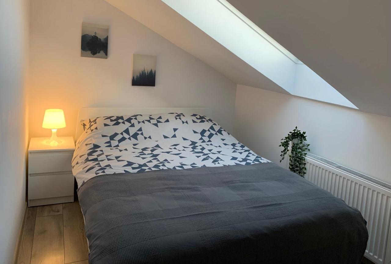 Apartament Pod Gwiazdami Lägenhet Ostrów Wielkopolski Exteriör bild